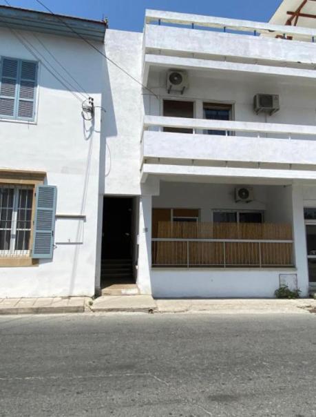 Noer Hostel Larnaca Luaran gambar