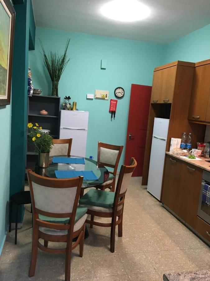 Noer Hostel Larnaca Luaran gambar